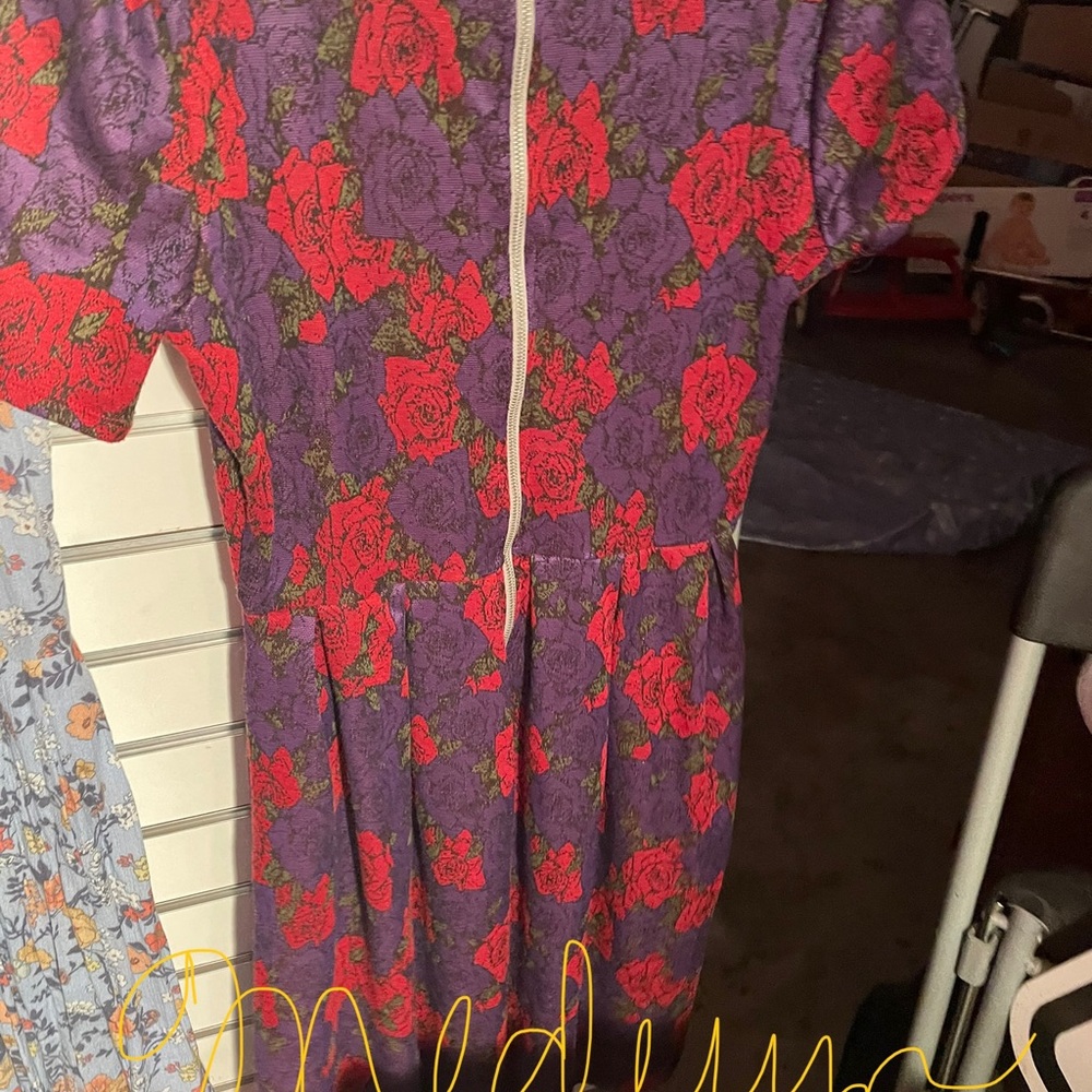 Dresses - Picture 3 of 15